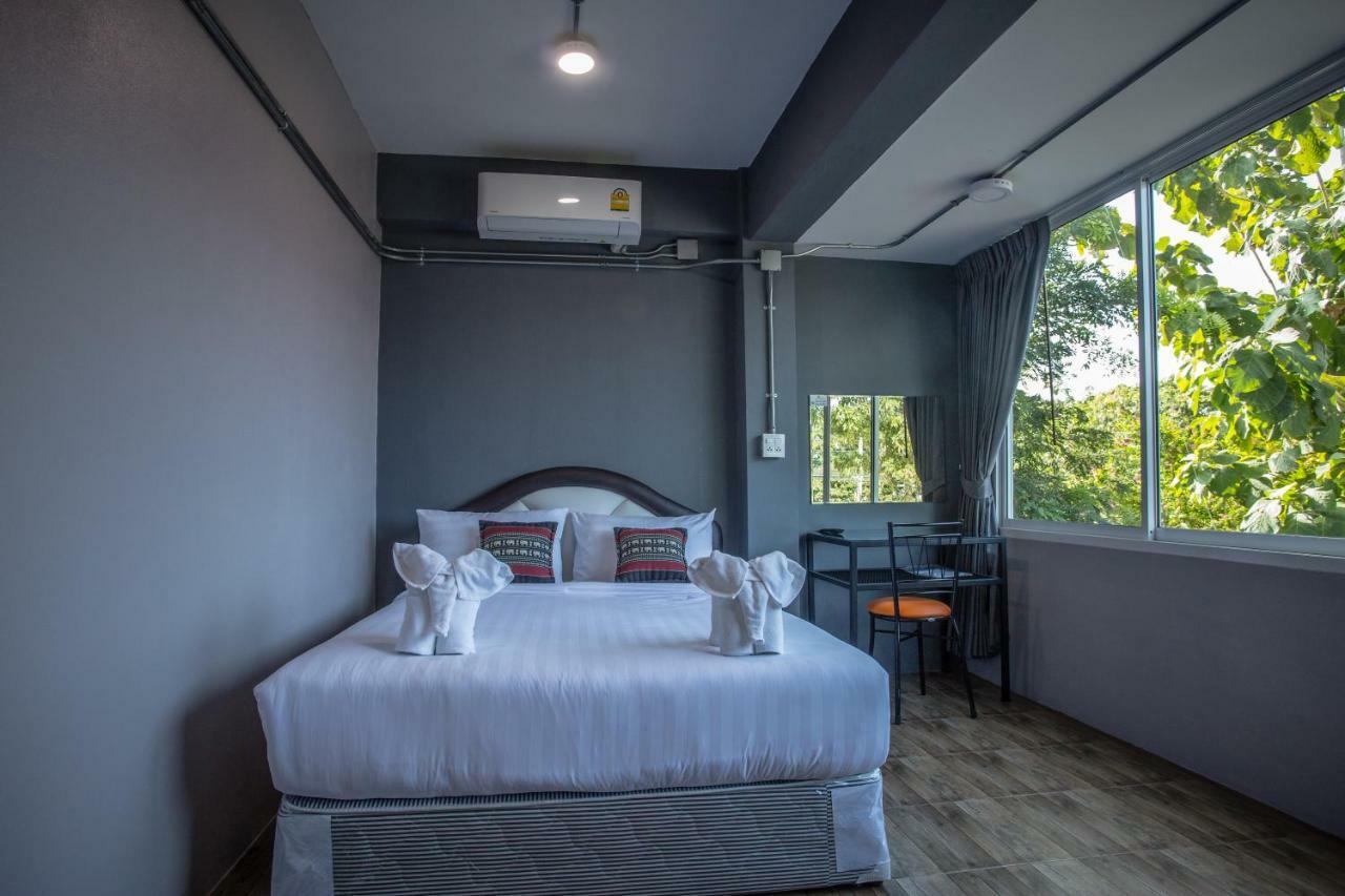 Baan Chang Hotel & Coffee House Tak Exterior photo
